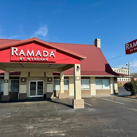 Ramada By Wyndham Lumberton Hotel Bagian luar foto