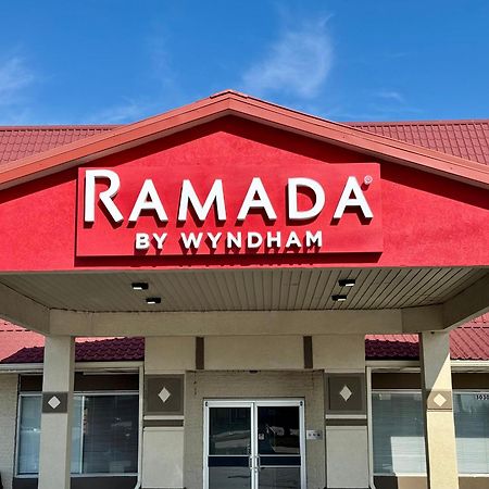 Ramada By Wyndham Lumberton Hotel Bagian luar foto