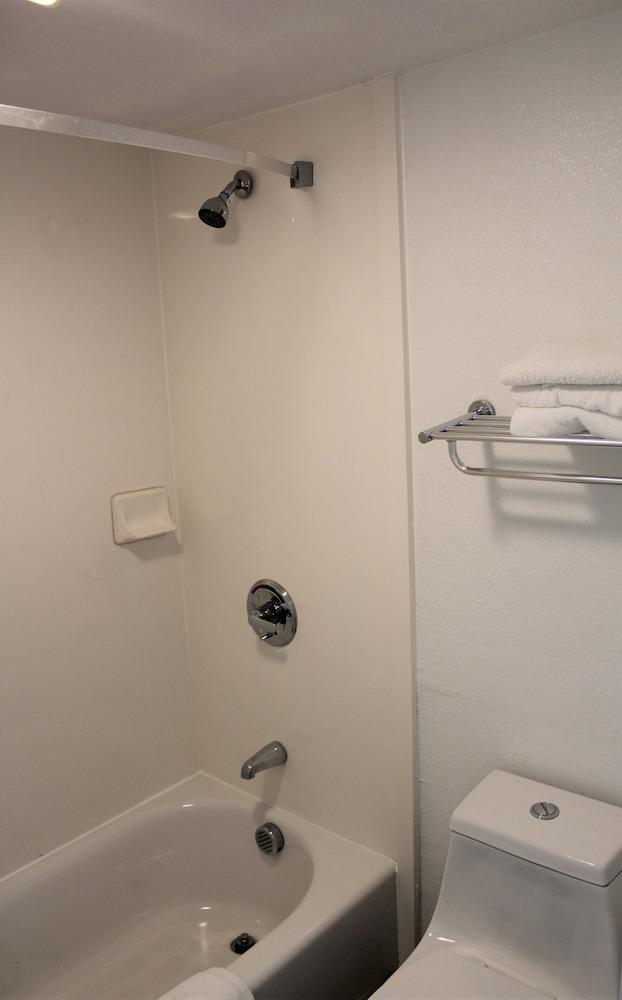 Ramada By Wyndham Lumberton Hotel Bagian luar foto