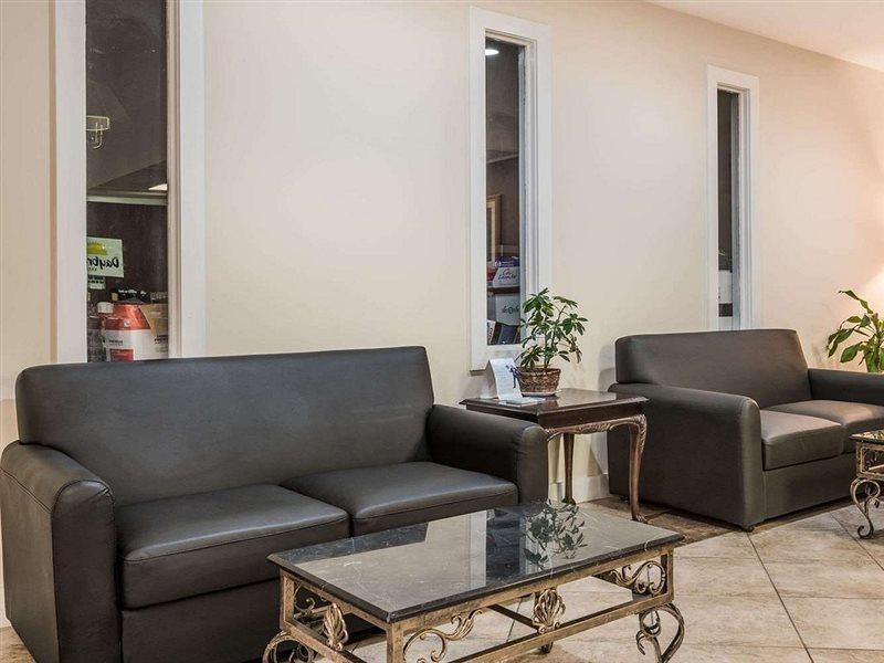 Ramada By Wyndham Lumberton Hotel Bagian luar foto