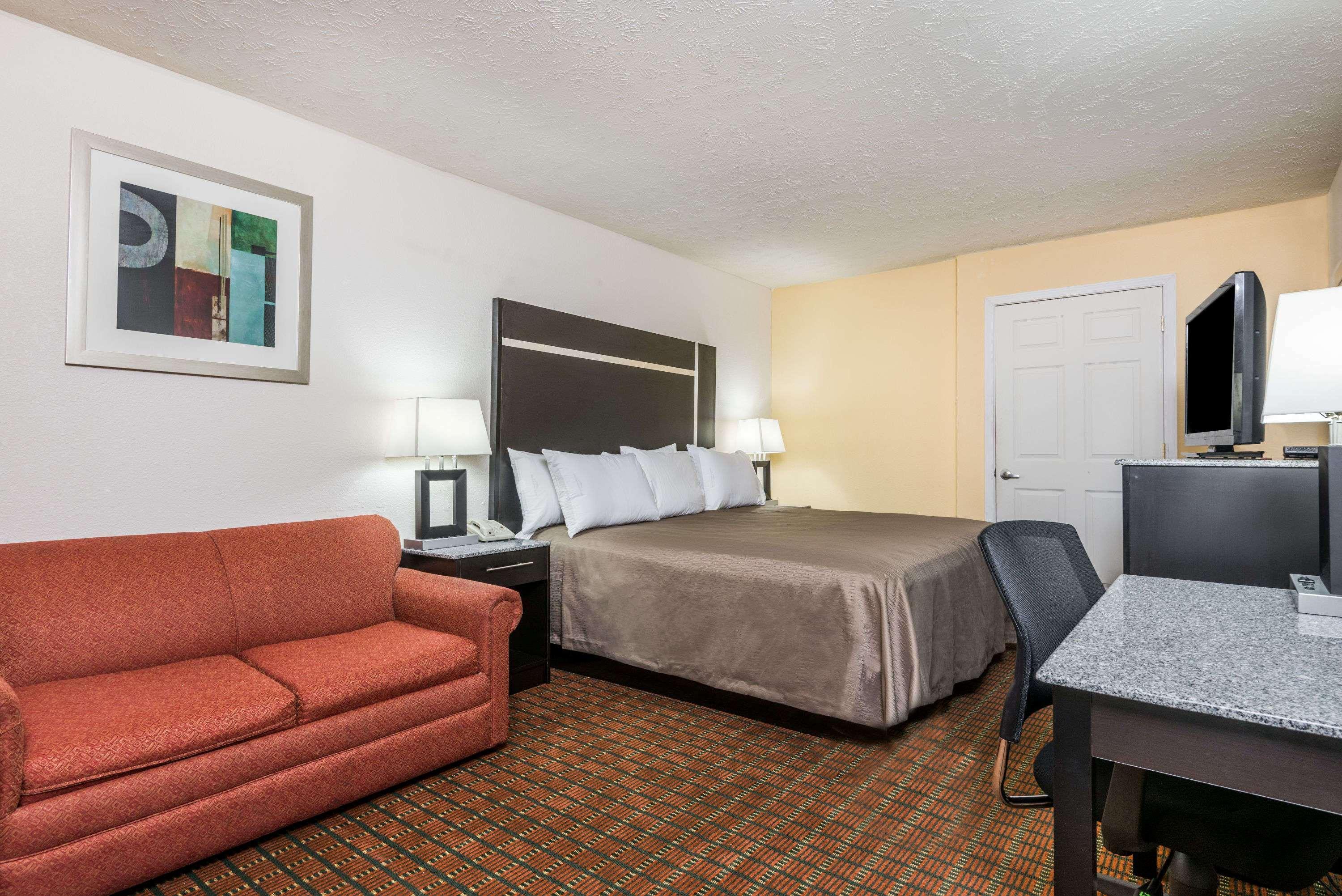 Ramada By Wyndham Lumberton Hotel Bagian luar foto
