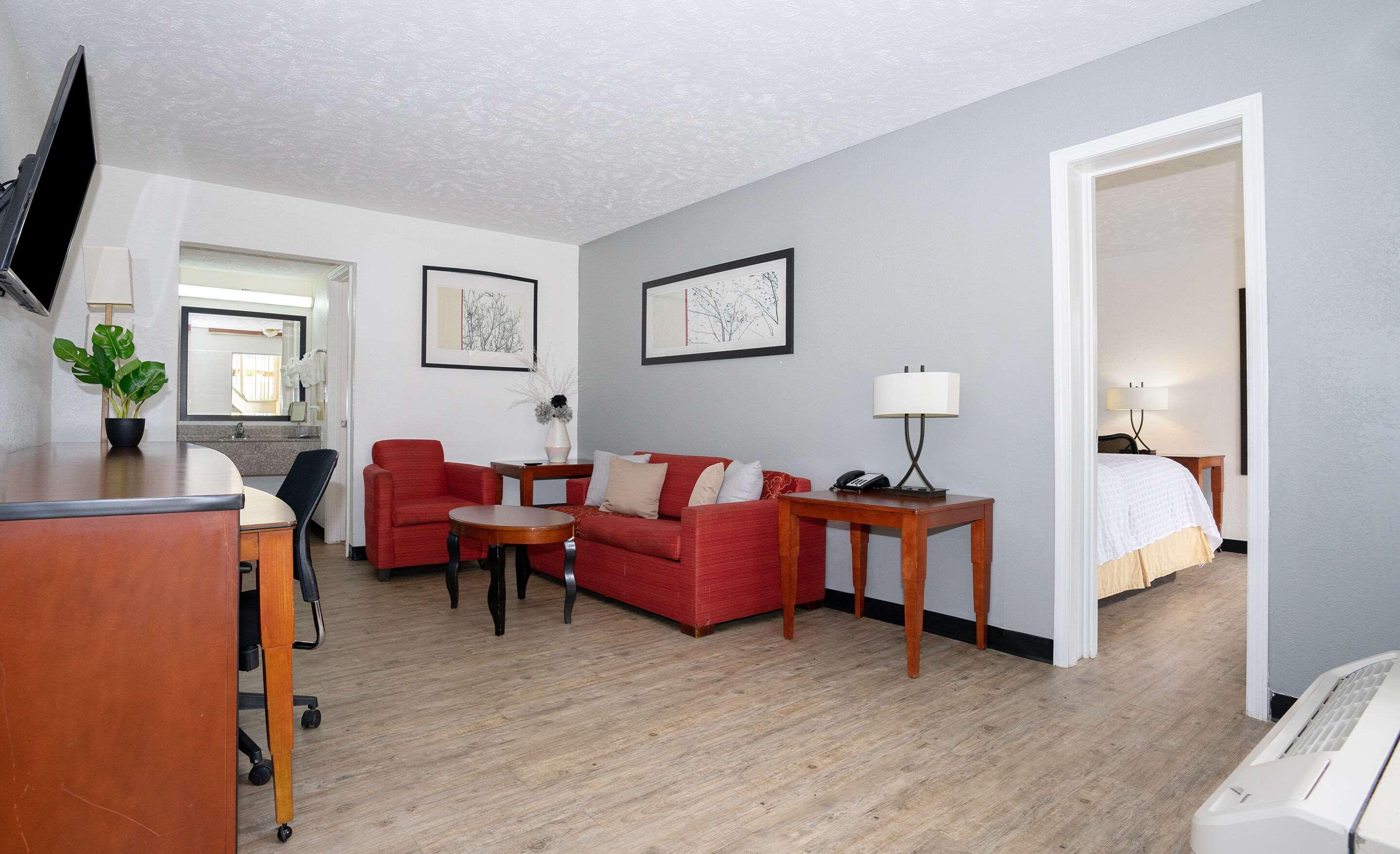 Ramada By Wyndham Lumberton Hotel Bagian luar foto